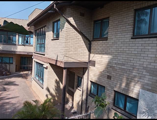 12 BEDROOM HOUSE FOR SALE IN ISIPINGO HILLS